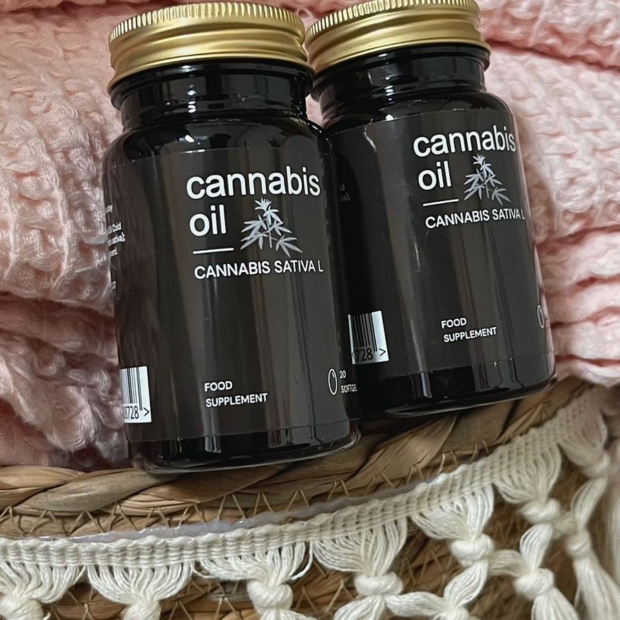 Tarro ámbar de Cannabis Oil con perlas