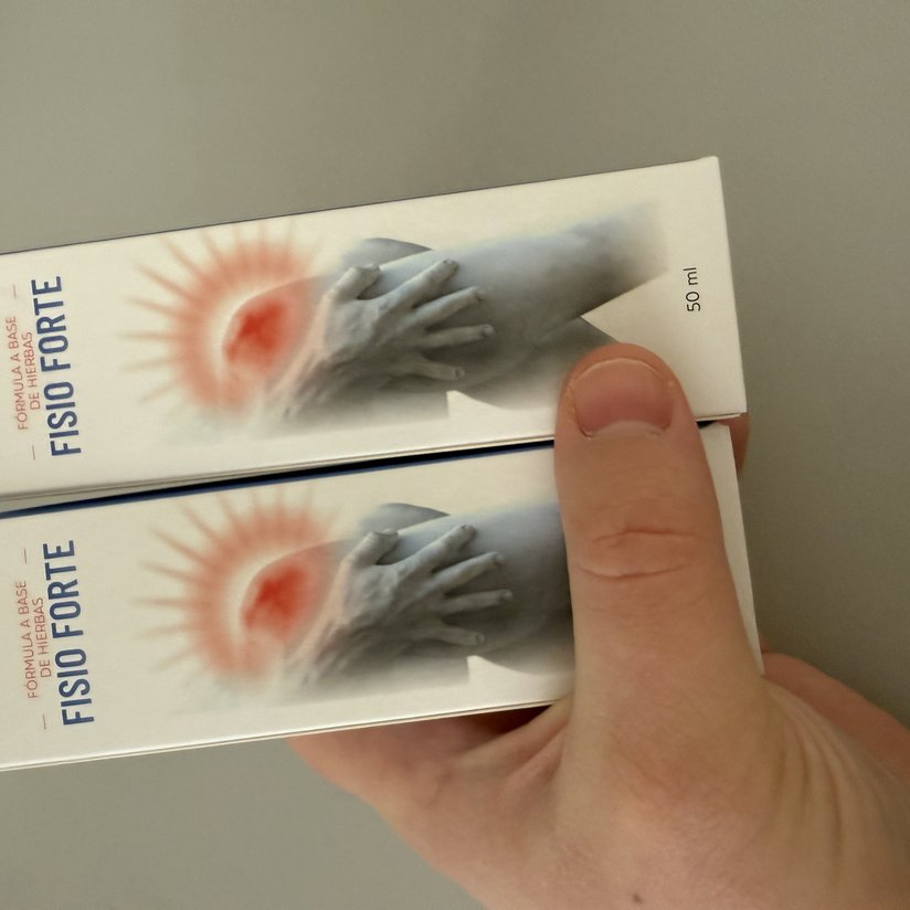 Frasco airless de Fisio Forte con su caja