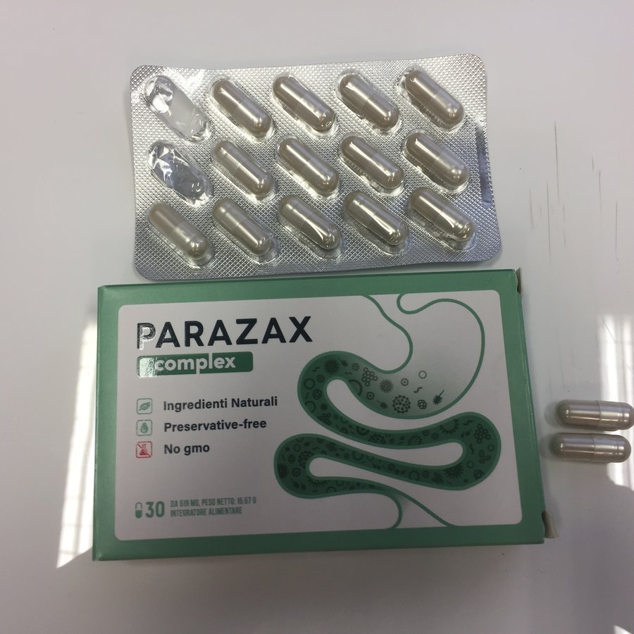 Caja verde de Parazax Complex con blíster de cápsulas